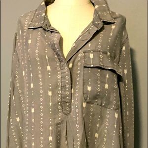 NWT WOMANS 1/4 button shirt